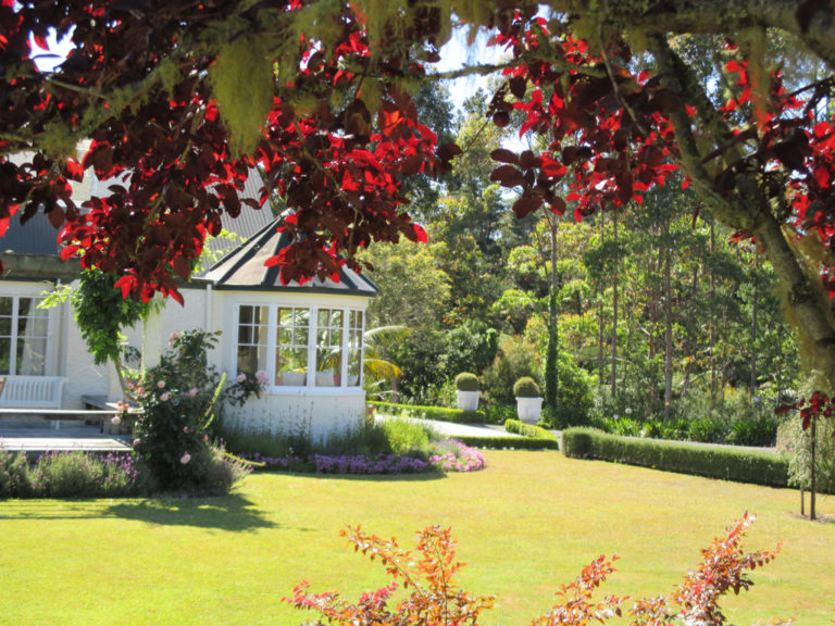 seronera gardens and house